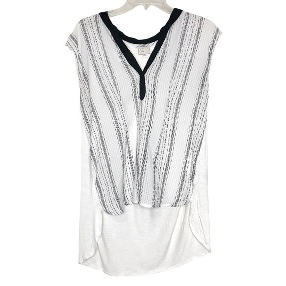 Postmark Anthropologie Top M Black White Notch V Neck Sleeveless Hi Lo Hem - Picture 2 of 9